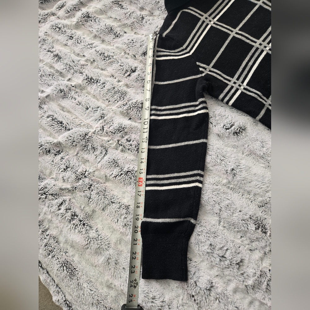 Banana Republic Black & Gray Turtleneck Sweater - Large - Picture 7 of 8